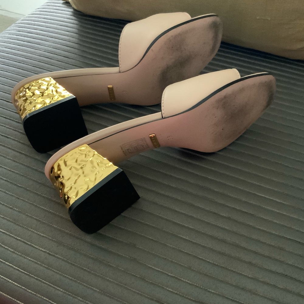Gucci Cut Classic Leather Sandals Rose sz 38 (8) - Picture 6 of 10